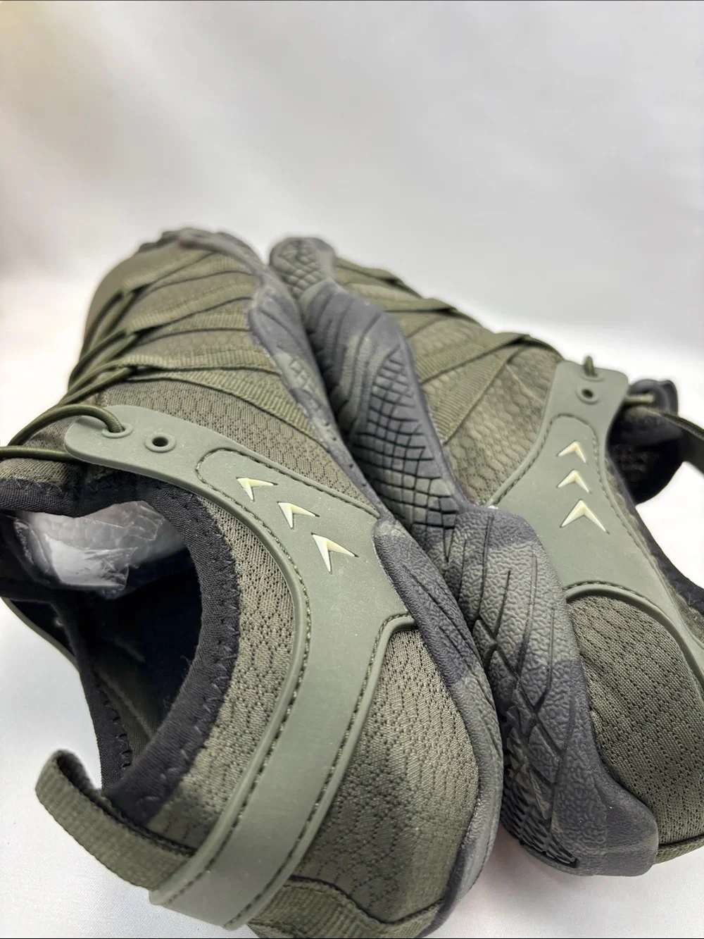 Hike Outdoors Olive Green Men’s / Women Sz40 Athletic‎ Sneakers #350